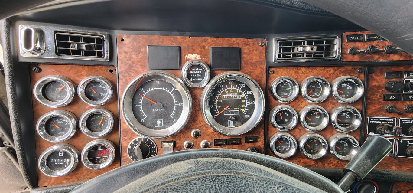 2005 Kenworth T800 Twin Steer Sleeper Boom Truck Tri axle