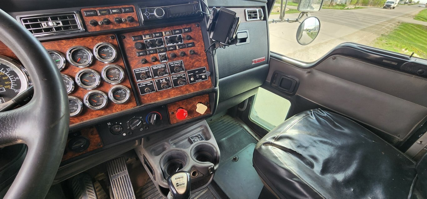 2005 Kenworth T800 Twin Steer Sleeper Boom Truck Tri axle