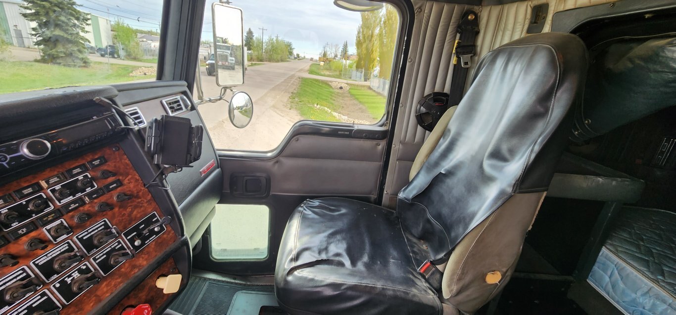 2005 Kenworth T800 Twin Steer Sleeper Boom Truck Tri axle