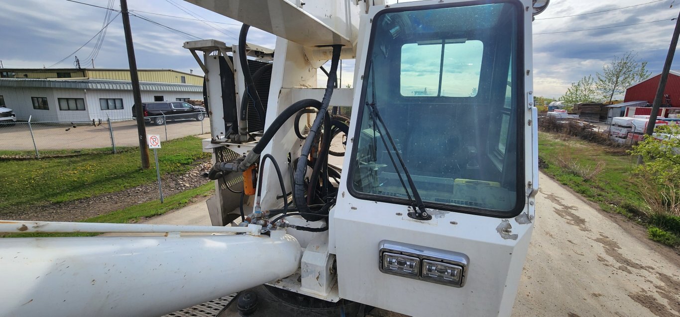 2005 Kenworth T800 Twin Steer Sleeper Boom Truck Tri axle