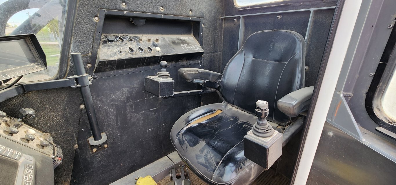 2005 Kenworth T800 Twin Steer Sleeper Boom Truck Tri axle