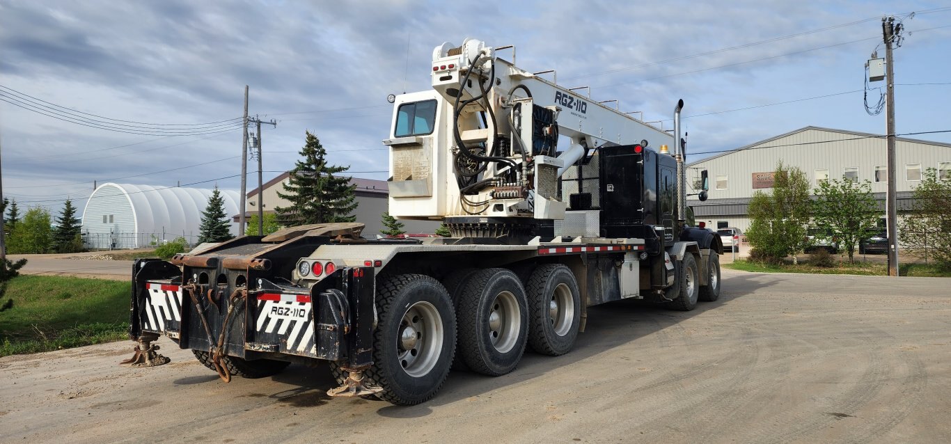 2005 Kenworth T800 Twin Steer Sleeper Boom Truck Tri axle