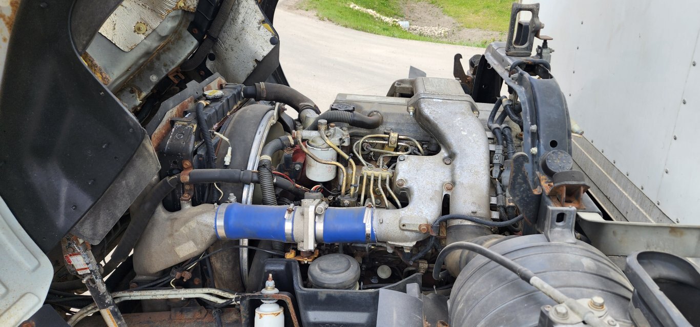 2002 Hino FB1817 S/A Cube Van