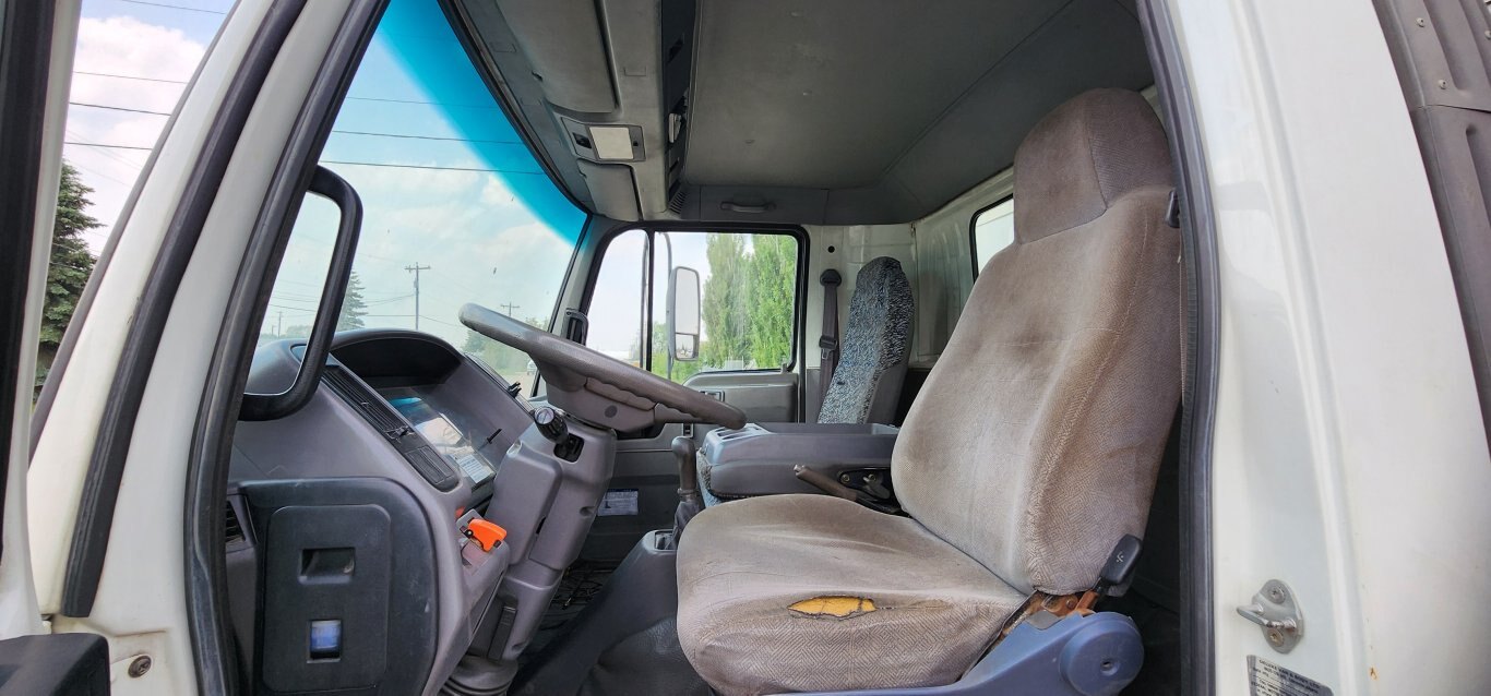 2002 Hino FB1817 S/A Cube Van