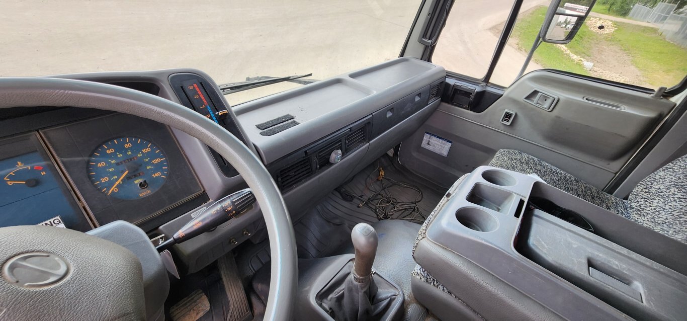 2002 Hino FB1817 S/A Cube Van