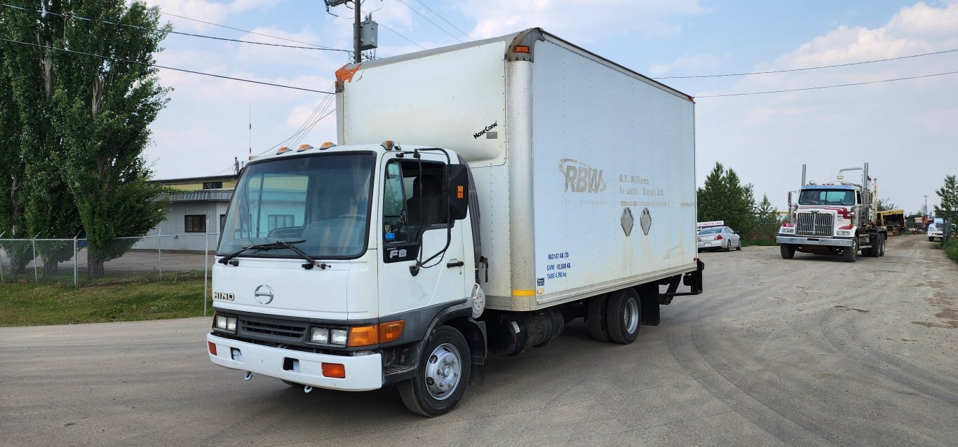 2002 Hino FB1817 S/A Cube Van