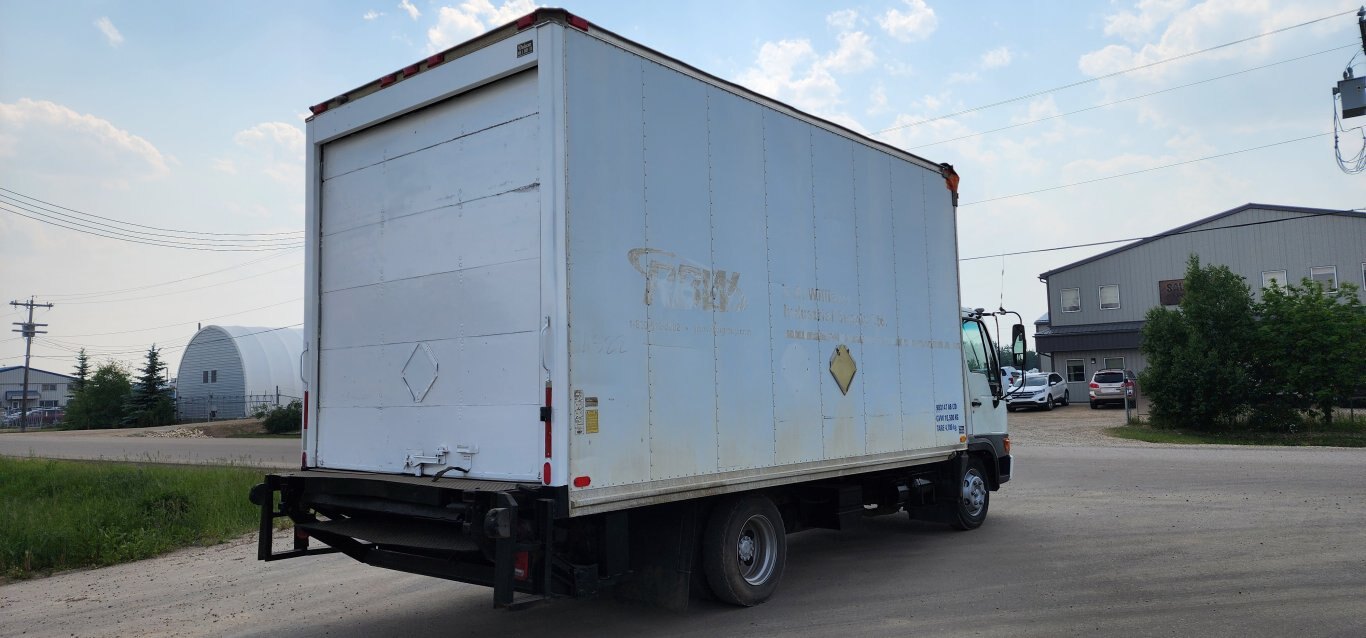 2002 Hino FB1817 S/A Cube Van