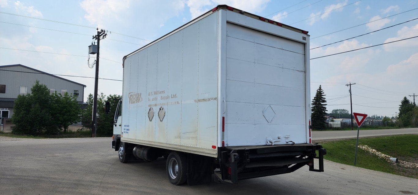 2002 Hino FB1817 S/A Cube Van