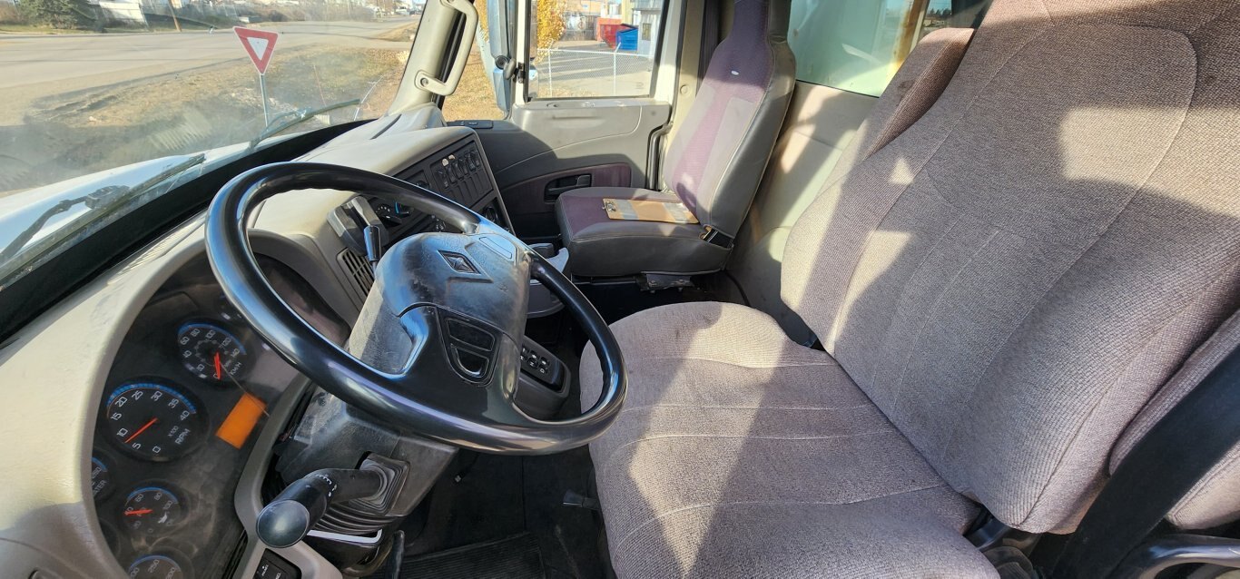 2013 International WorkStar 7400 T/A Dump Truck