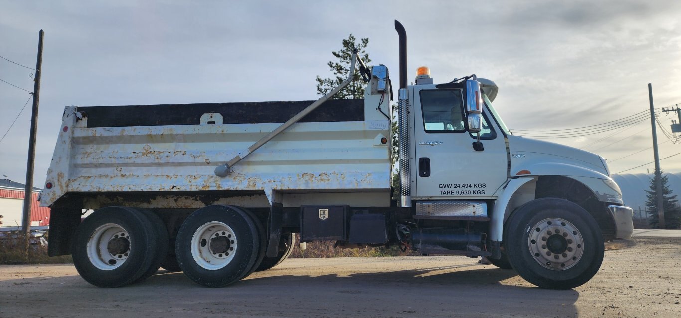 2013 International WorkStar 7400 T/A Dump Truck