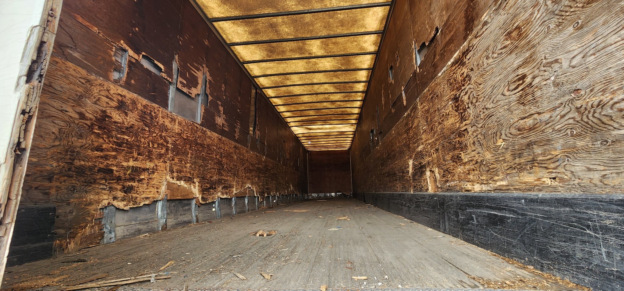 1998 Mond T/A 48ft Dry van trailer
