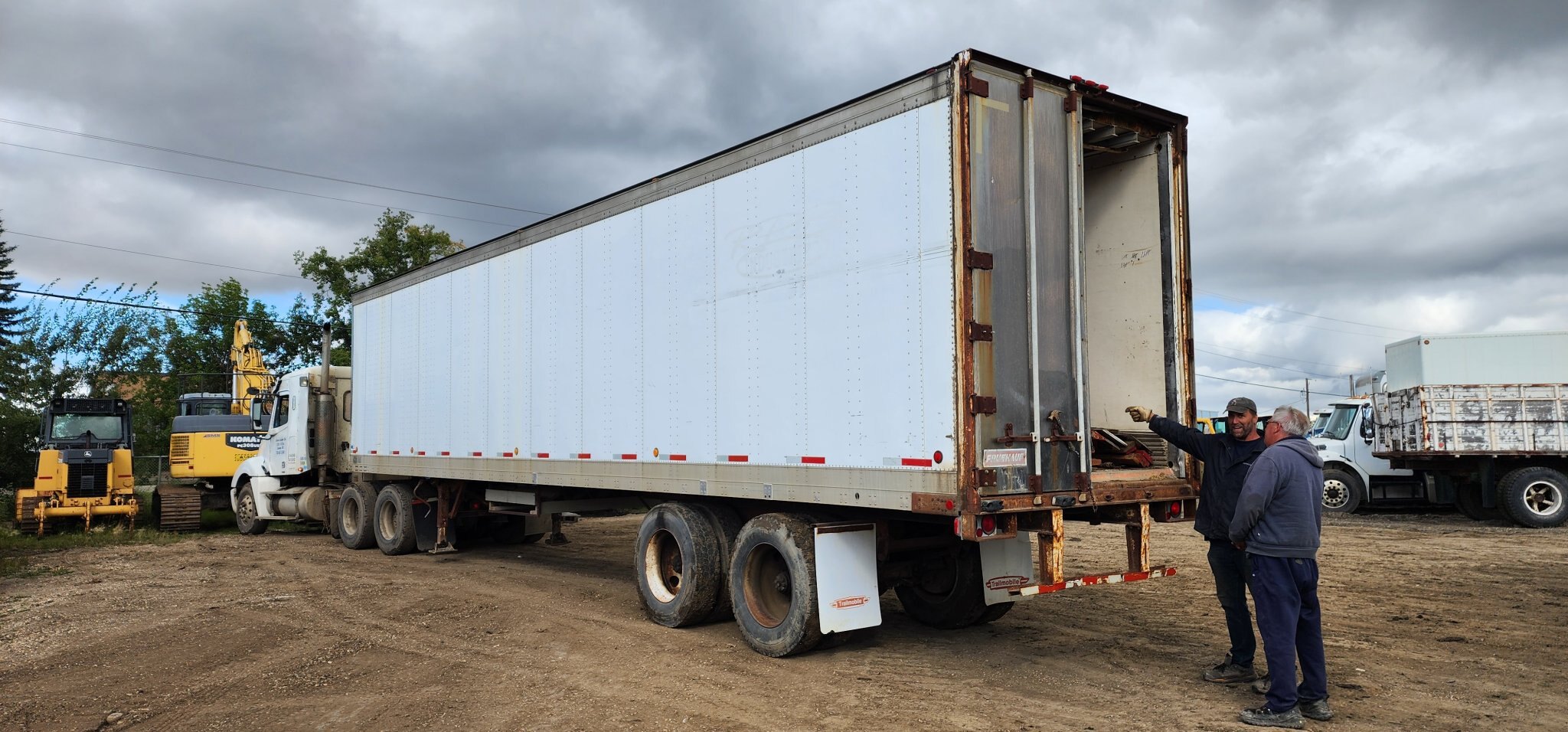 1985 Fruehauf 43ft Dry van office trailer