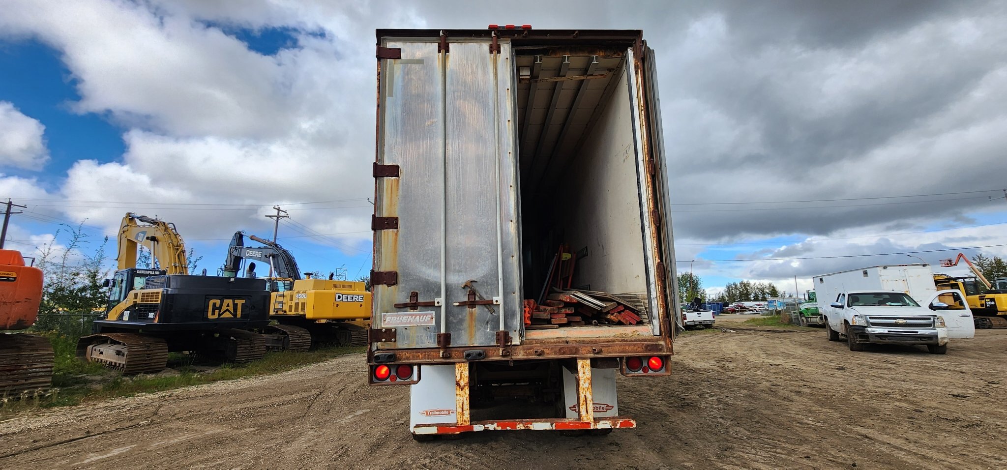 1985 Fruehauf 43ft Dry van office trailer