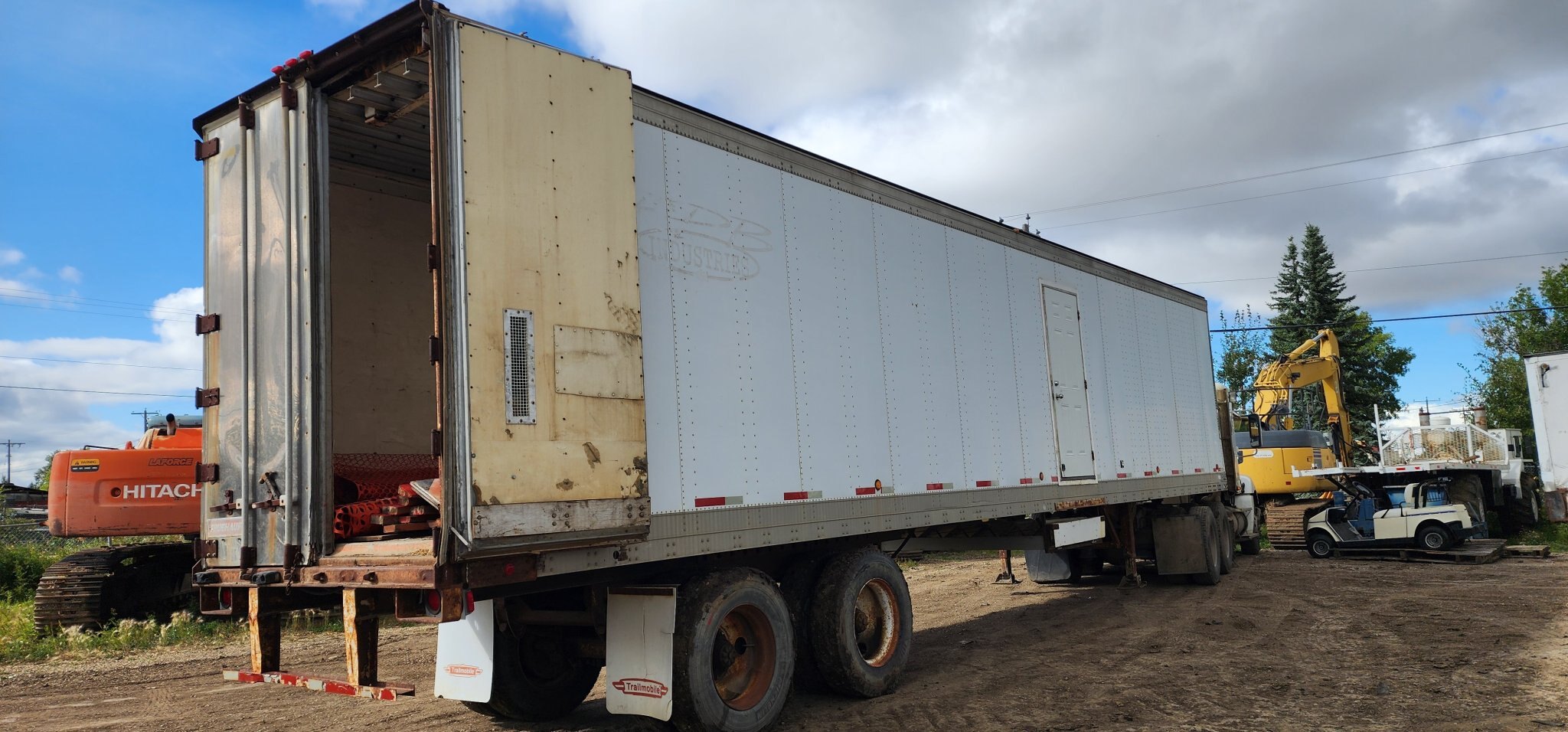 1985 Fruehauf 43ft Dry van office trailer