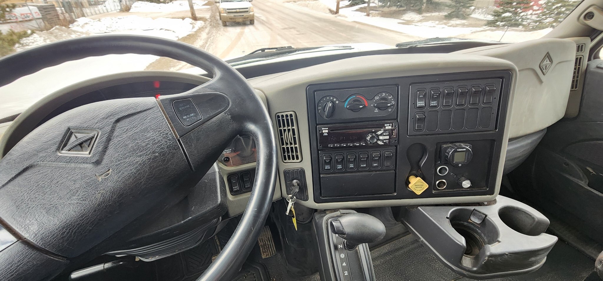 2015 International DuraStar 4300 S/A Van Body Truck