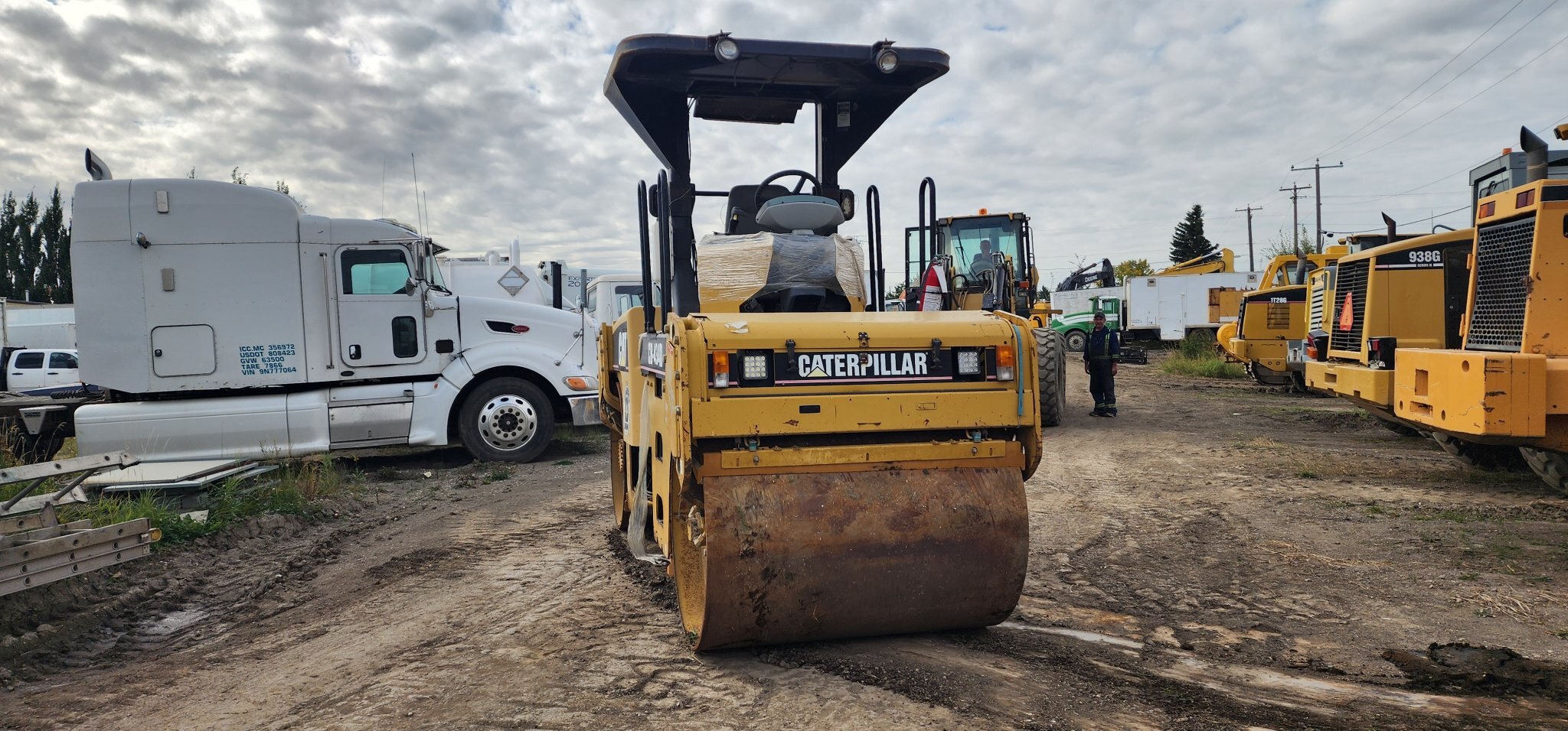 2005 Cat CB434D Double Drum Roller