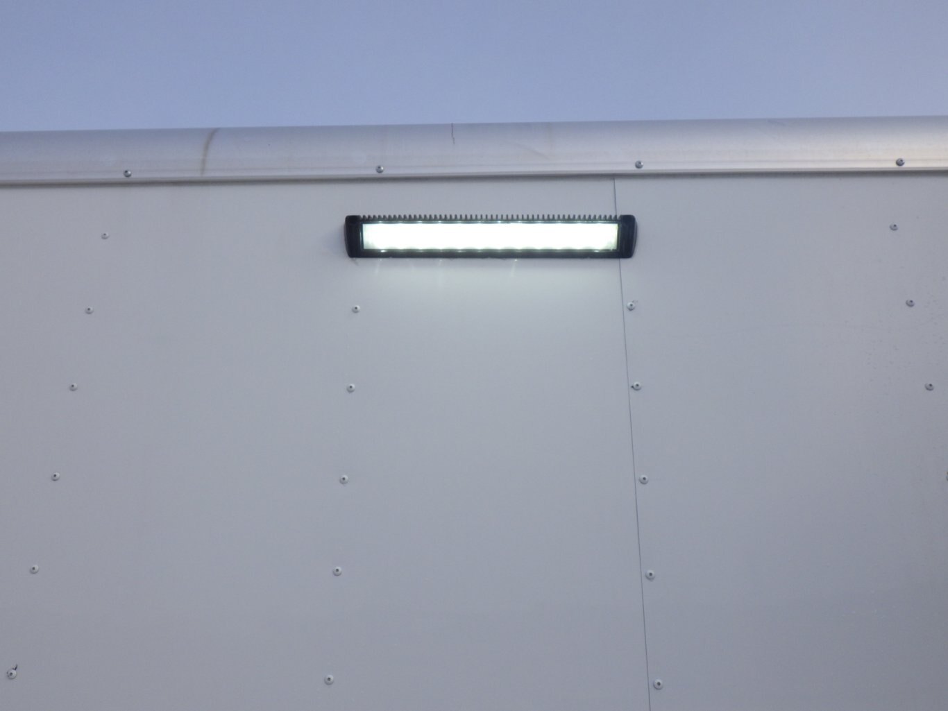 2026 CARGO MATE SILVER CROWN EDITION 8.5 X 24 OFFICE TRAILER #805330