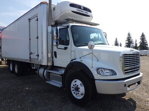 2018 FREIGHTLINER M2-112 with 28 FT REEFER #7651