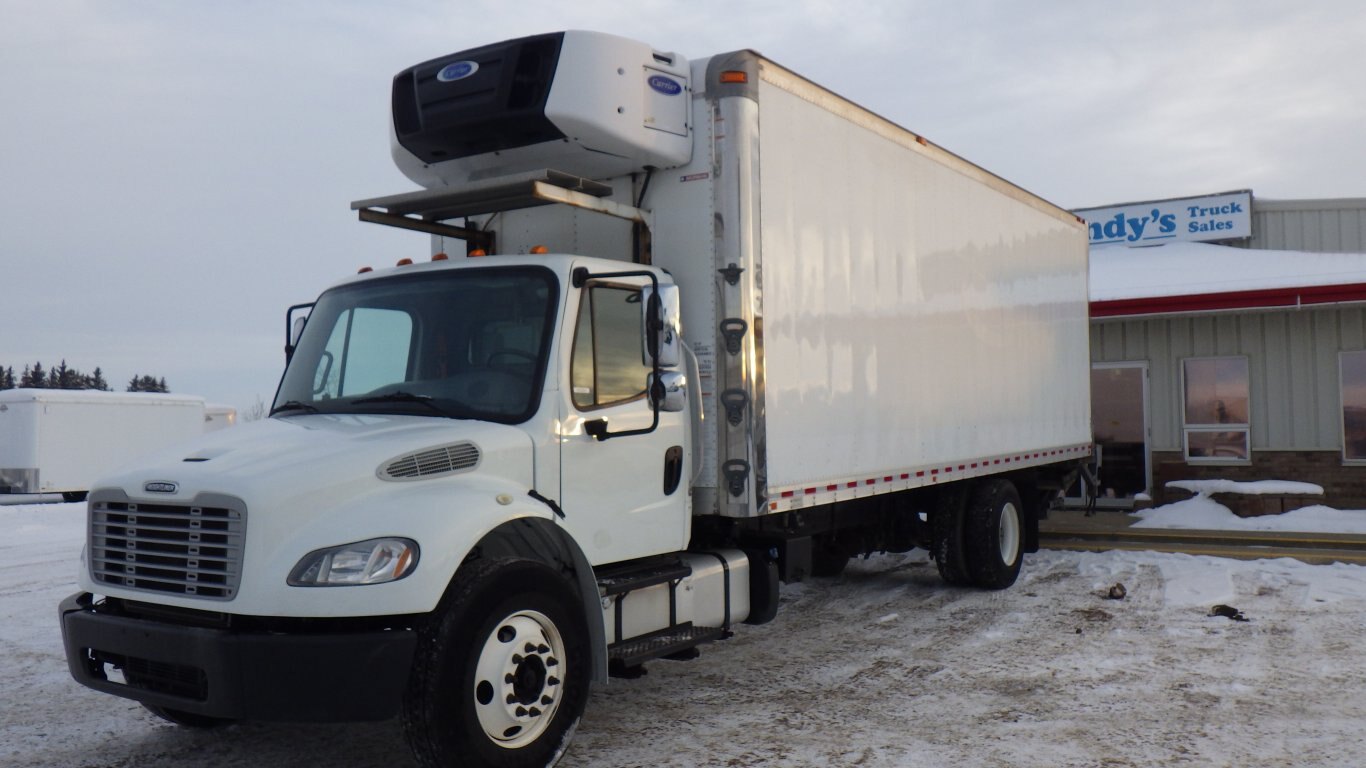 2018 FREIGHTLINER M2 106 WITH 26 FT REEFER #4086