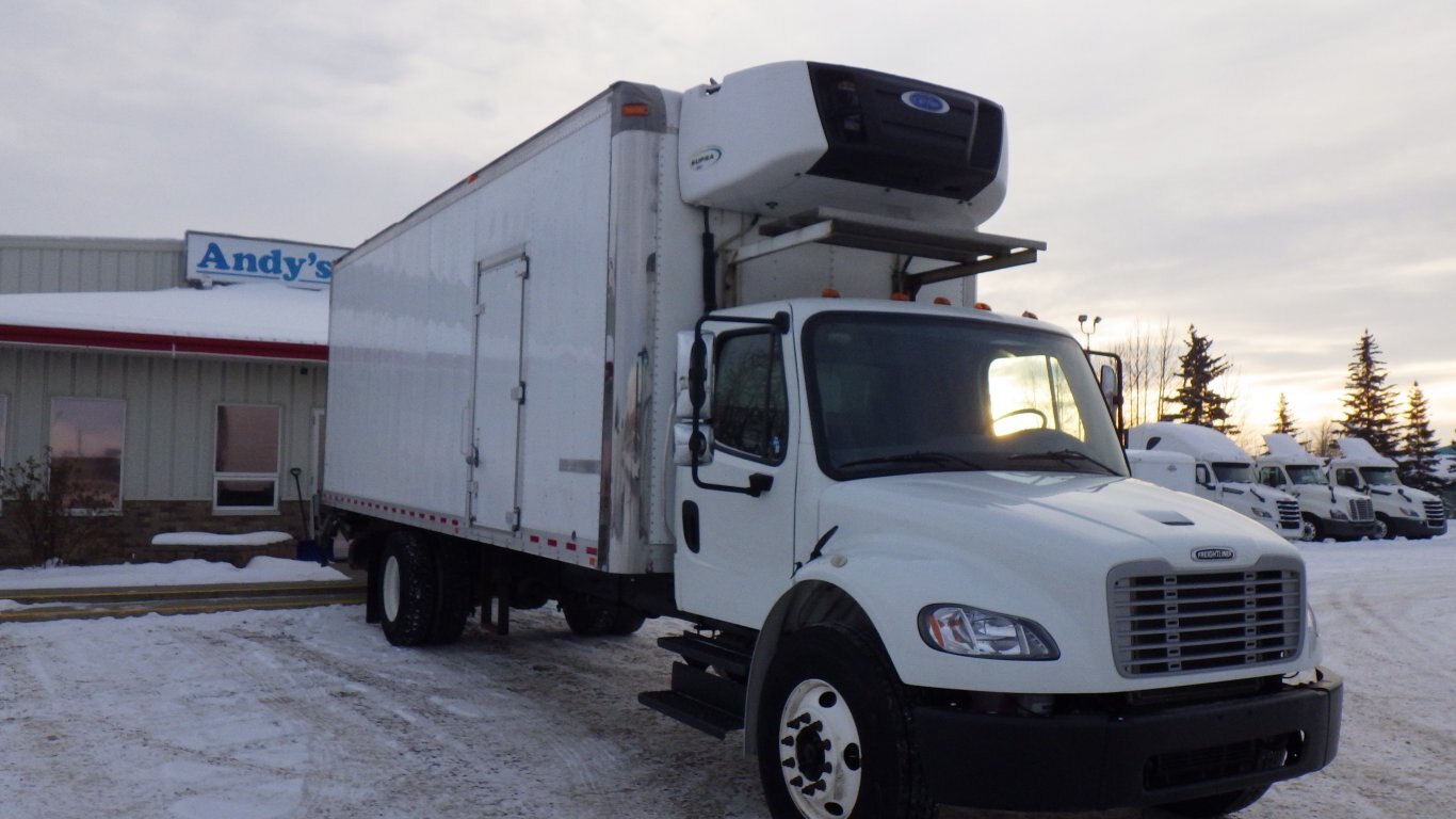 2018 FREIGHTLINER M2 106 WITH 26 FT REEFER #4086