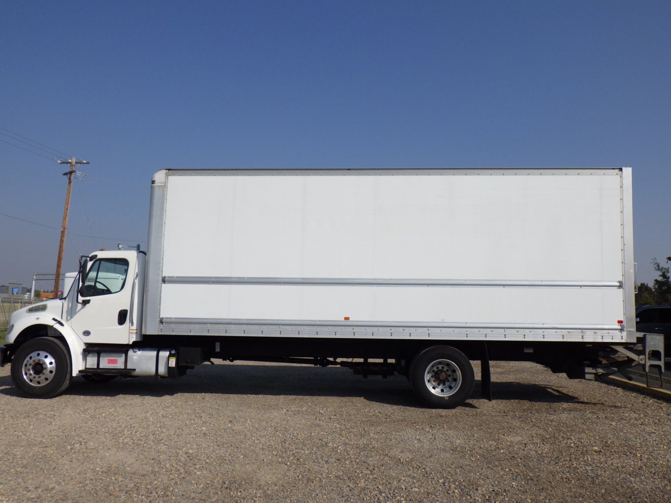 2019 FREIGHTLINER M2 WITH 26 FT DRY VAN #3976