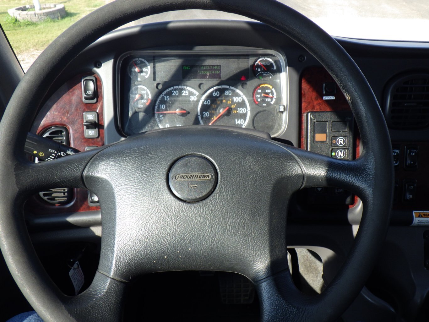 2019 FREIGHTLINER M2 WITH 26 FT DRY VAN #3976