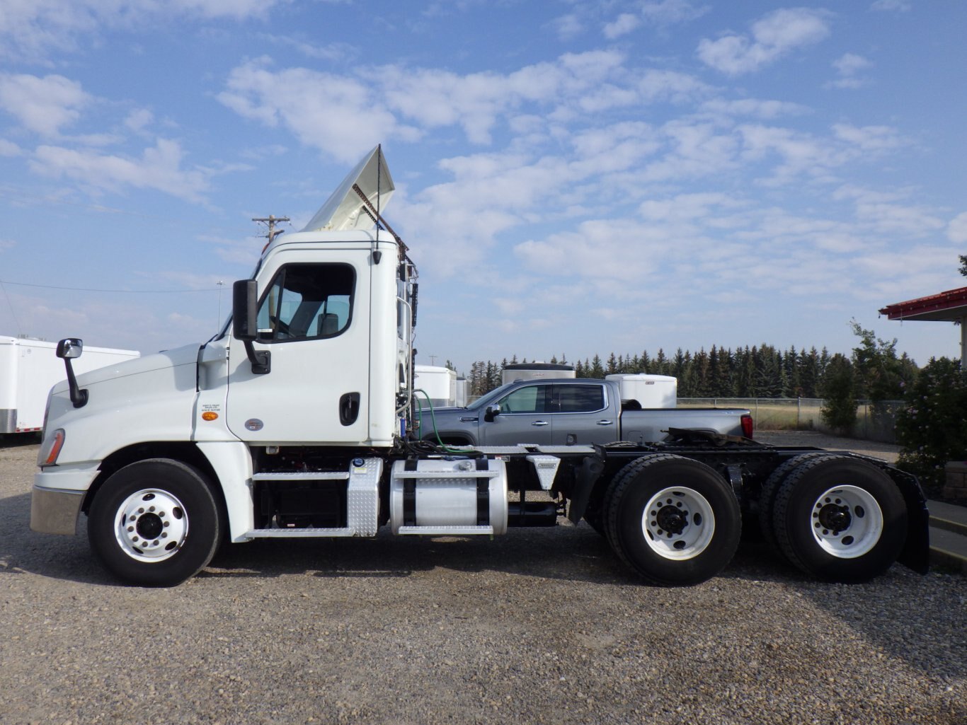 2019 FREIGHTLINER CASCADIA DAY CAB #2586
