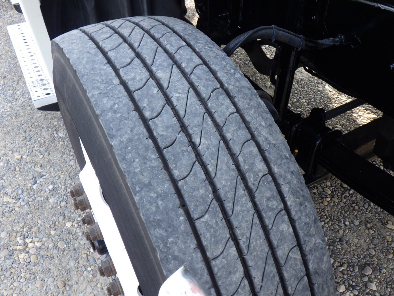 2019 FREIGHTLINER CASCADIA DAY CAB #2586