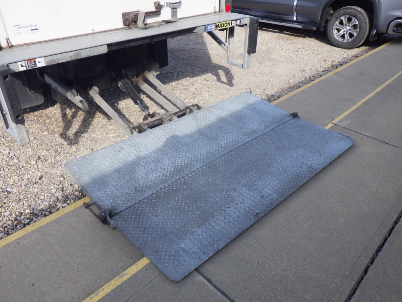 2018 ISUZU NQR LIGHT DUTY BOX TRUCK #0826