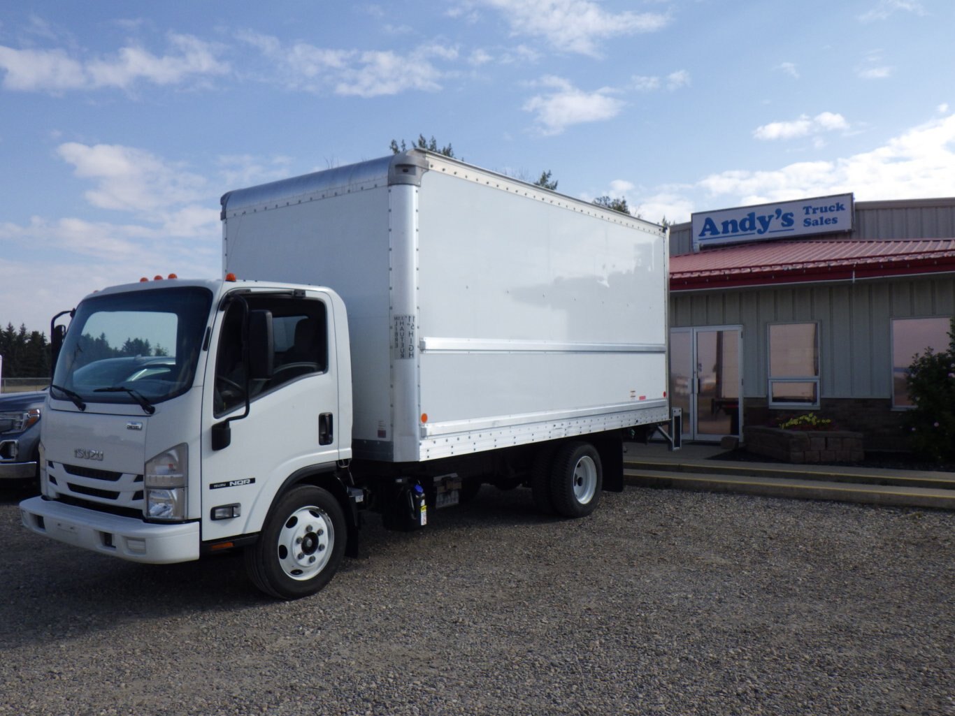 2018 ISUZU NQR LIGHT DUTY BOX TRUCK #0826