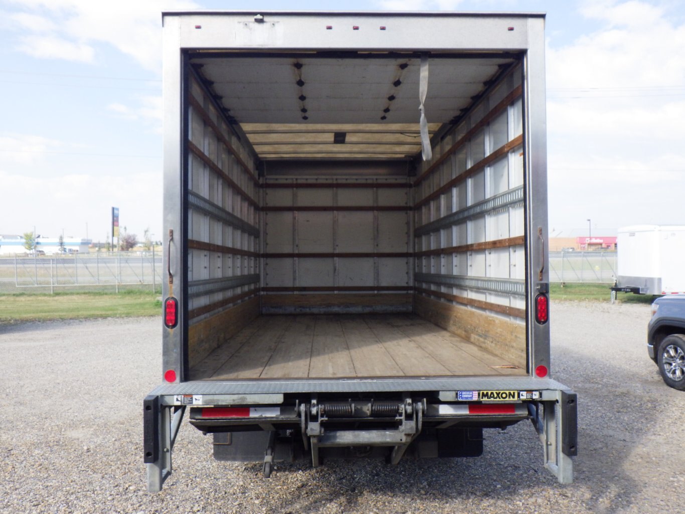 2018 ISUZU NQR LIGHT DUTY BOX TRUCK #0826