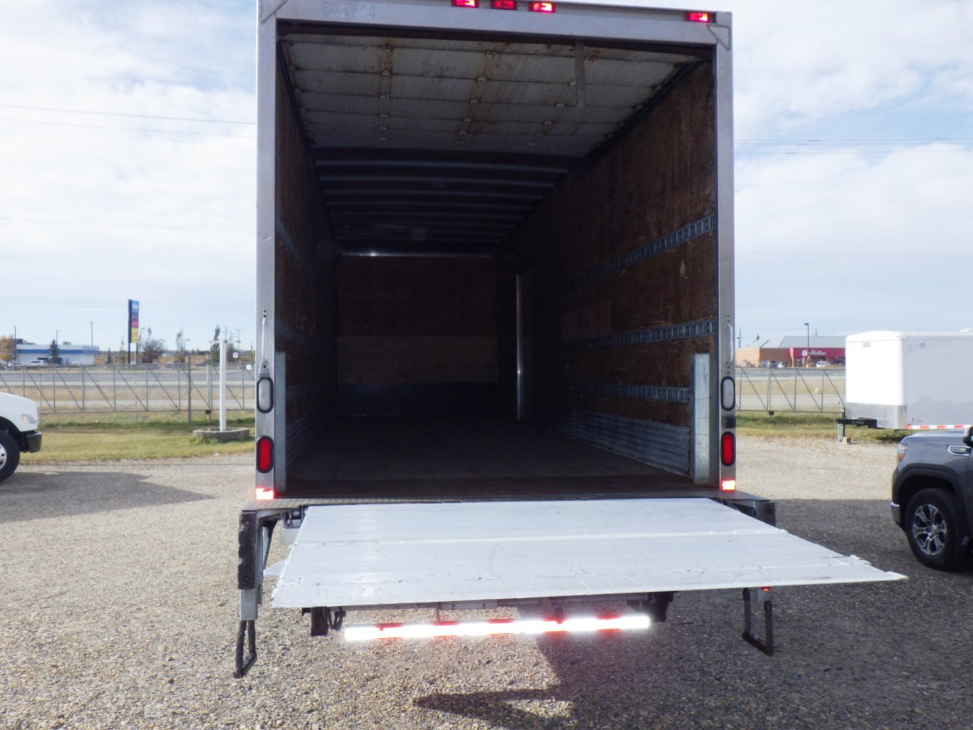 2018 INTERNATIONAL 4300 WITH 26 FT. MULTI VANS DRY VAN #3340