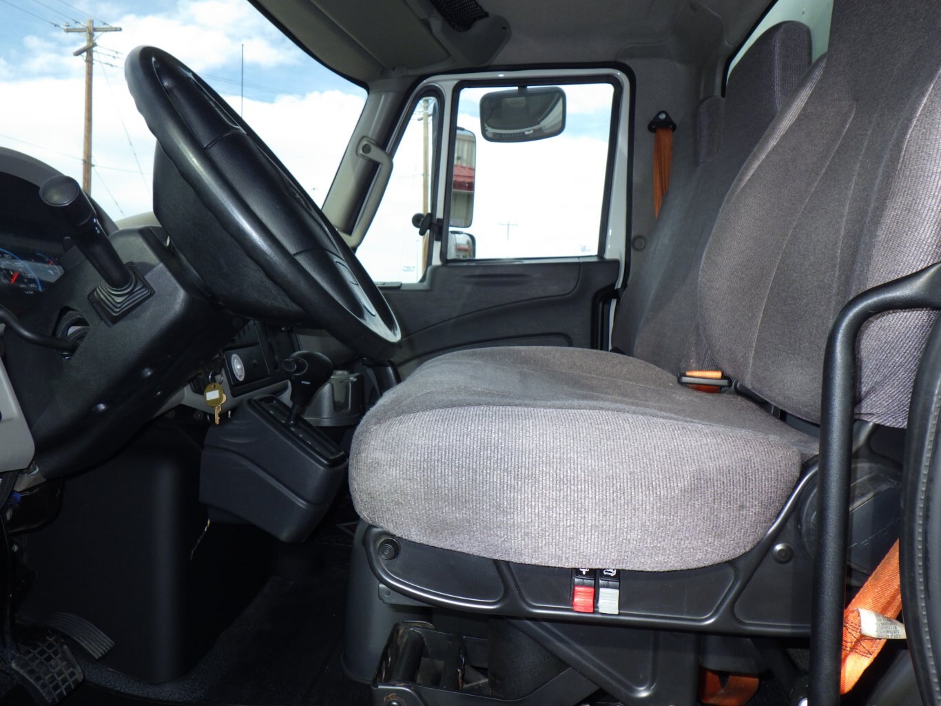 2018 INTERNATIONAL 4300 WITH 26 FT. MULTI VANS DRY VAN #3340