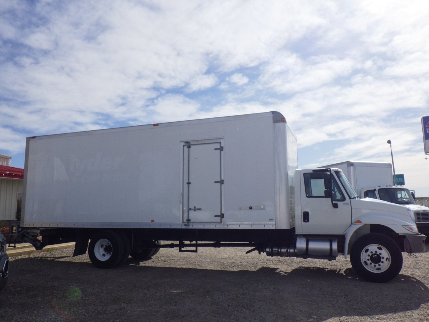 2018 INTERNATIONAL 4300 WITH 26 FT. MULTI VANS DRY VAN #3340