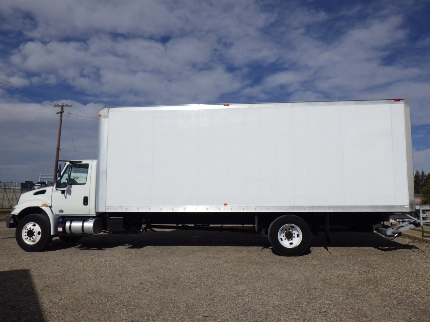2018 INTERNATIONAL 4300 WITH 26 FT. MULTI VANS DRY VAN #3340
