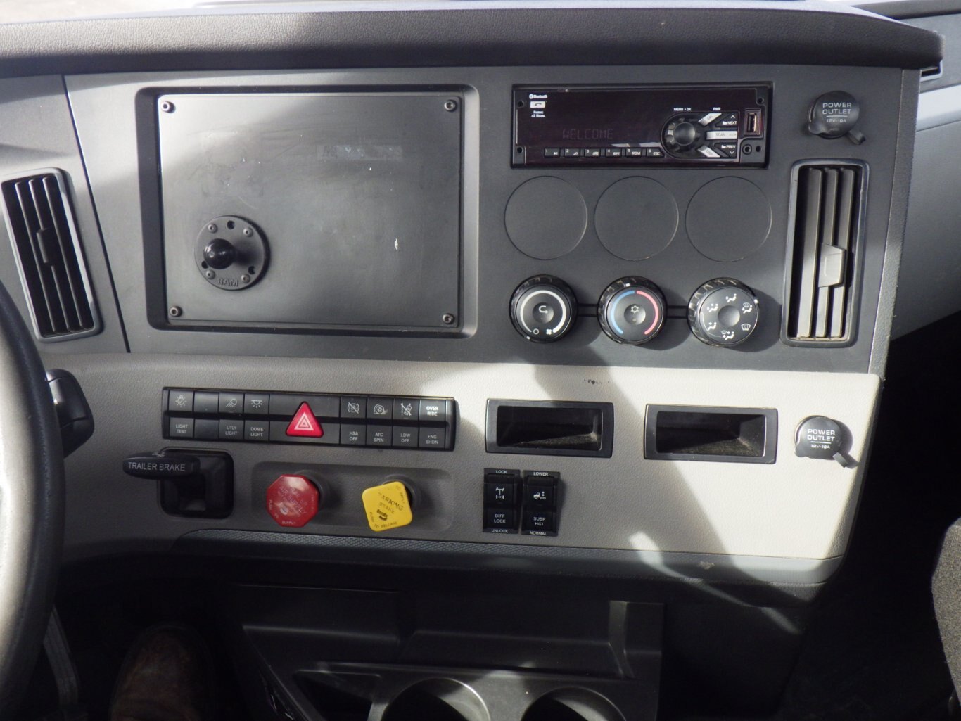 2020 FREIGHTLINER T12642ST EVOLUTION SINGLE AXLE DAY CAB #1862