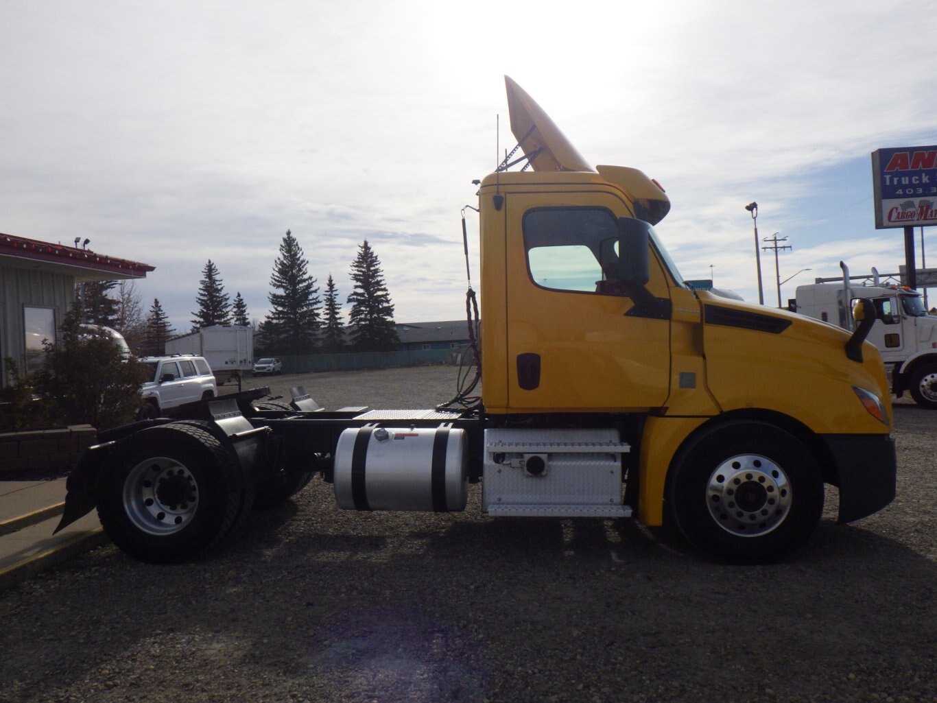 2020 FREIGHTLINER T12642ST EVOLUTION SINGLE AXLE DAY CAB #1862
