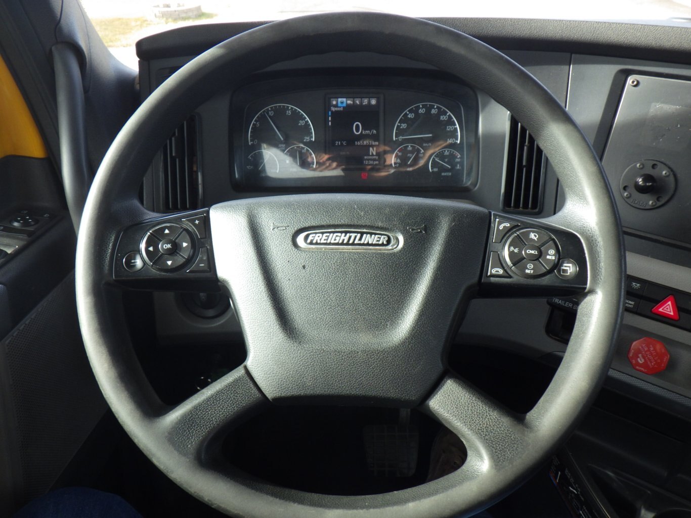 2020 FREIGHTLINER T12642ST EVOLUTION SINGLE AXLE DAY CAB #1862