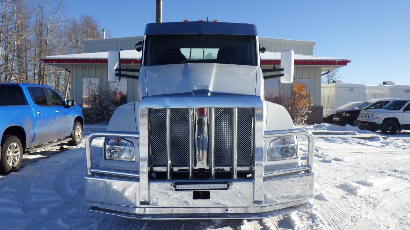 2023 KENWORTH T880 DAY CAB TRACTOR #1985