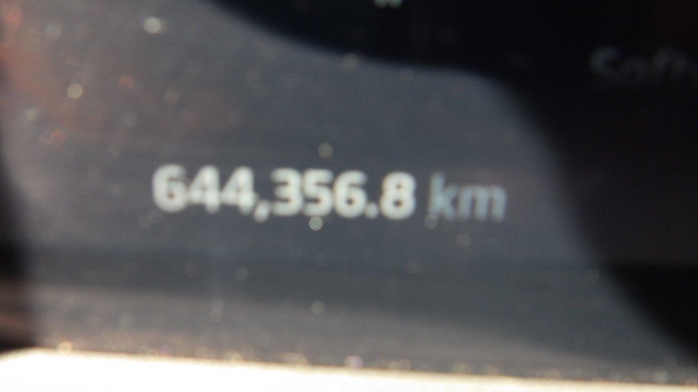 2023 KENWORTH T880 DAY CAB TRACTOR #1985