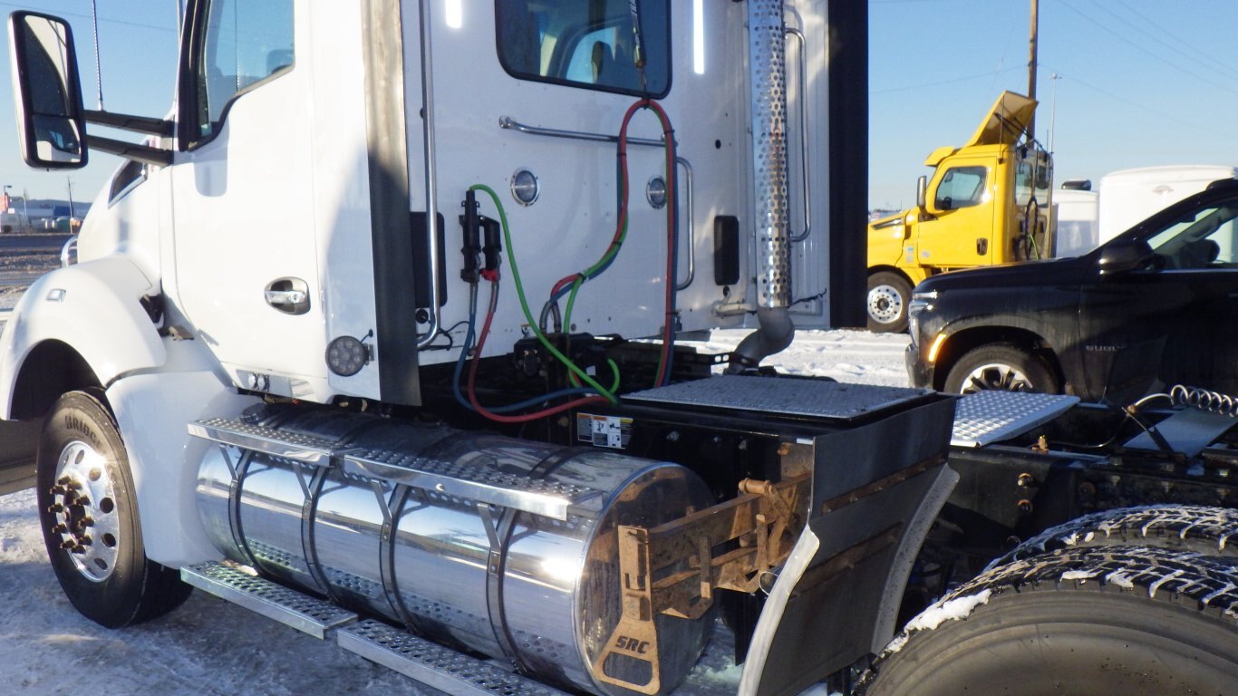 2023 KENWORTH T880 DAY CAB TRACTOR #1991