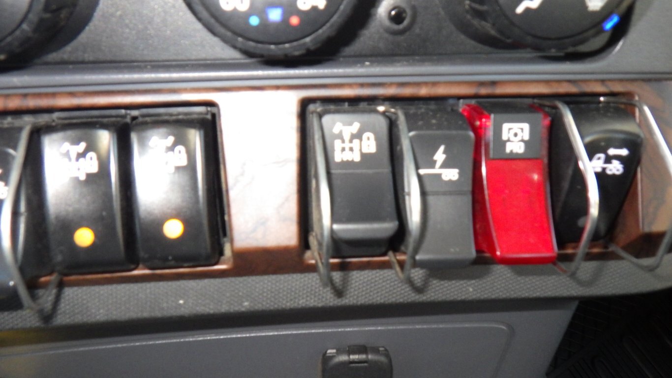 2023 KENWORTH T880 DAY CAB TRACTOR #1991