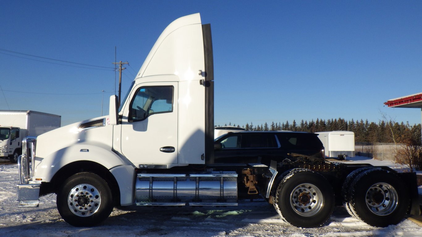 2023 KENWORTH T880 DAY CAB TRACTOR #1991