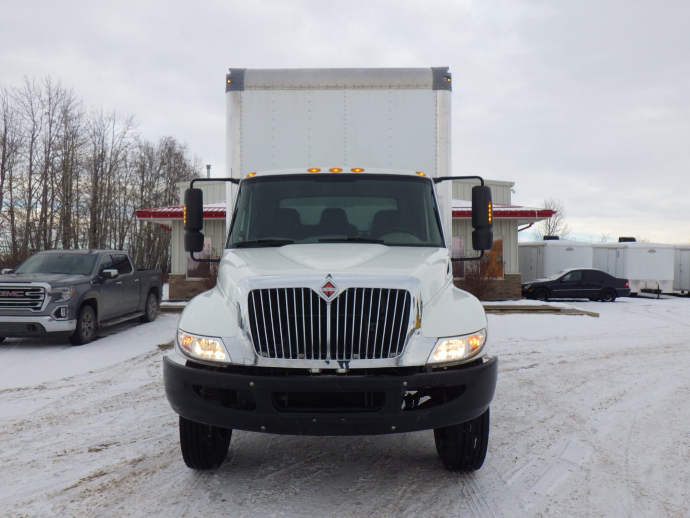 2019 International 4300 w/ 26' Dry Van #6272