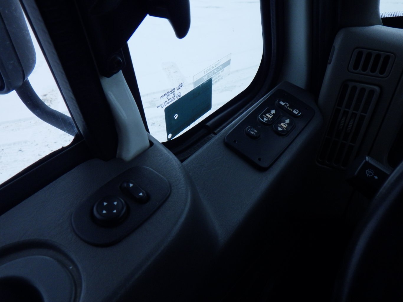 2019 International 4300 w/ 26' Dry Van #6272