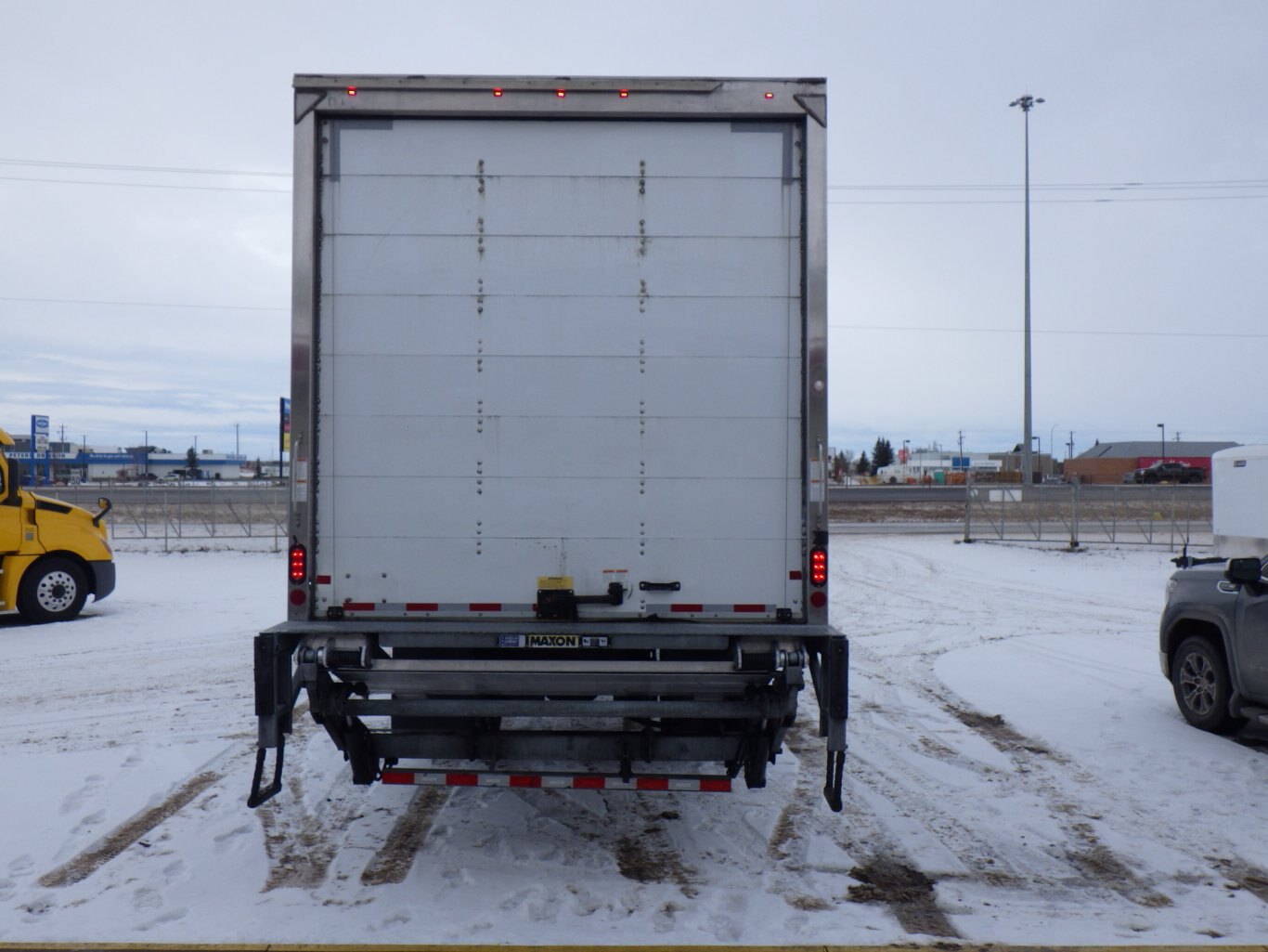 2019 International 4300 w/ 26' Dry Van #6272