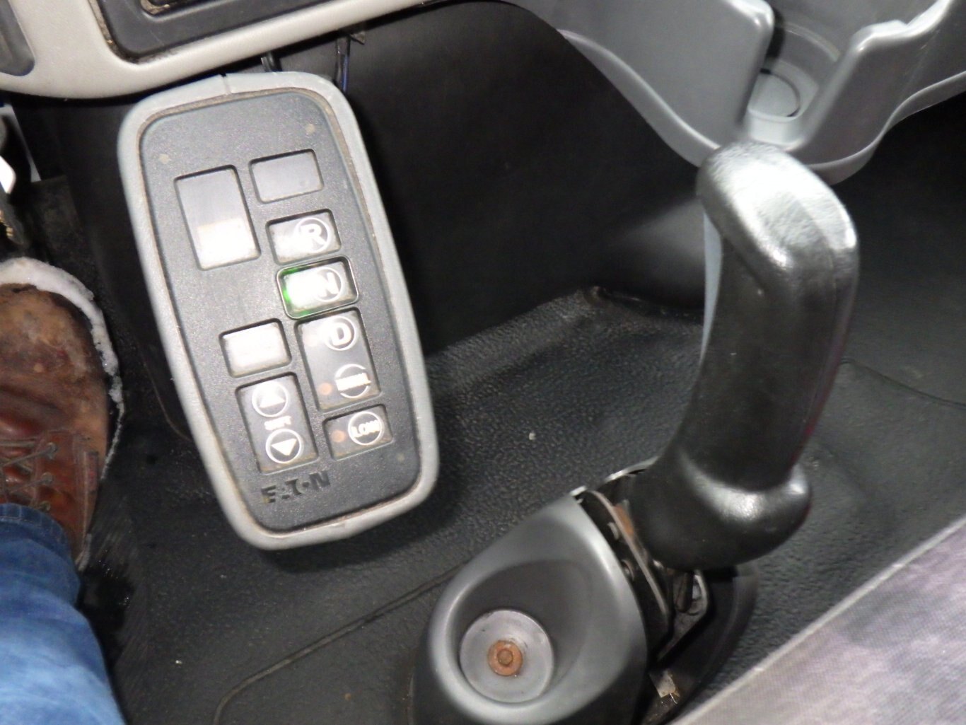 2019 International 4300 w/ 26' Dry Van #6272