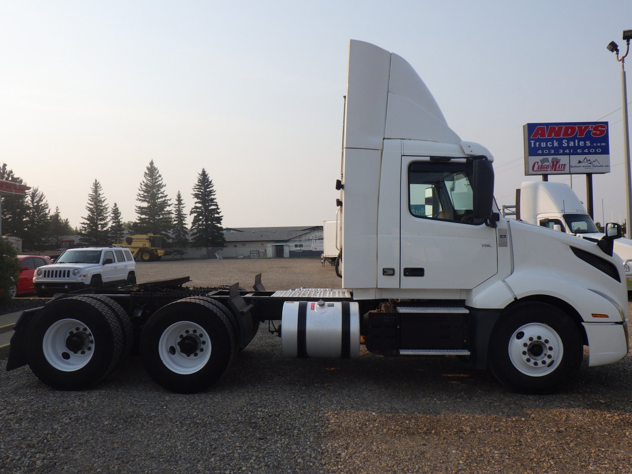 2019 Volvo VNL64300 Day Cab #3440