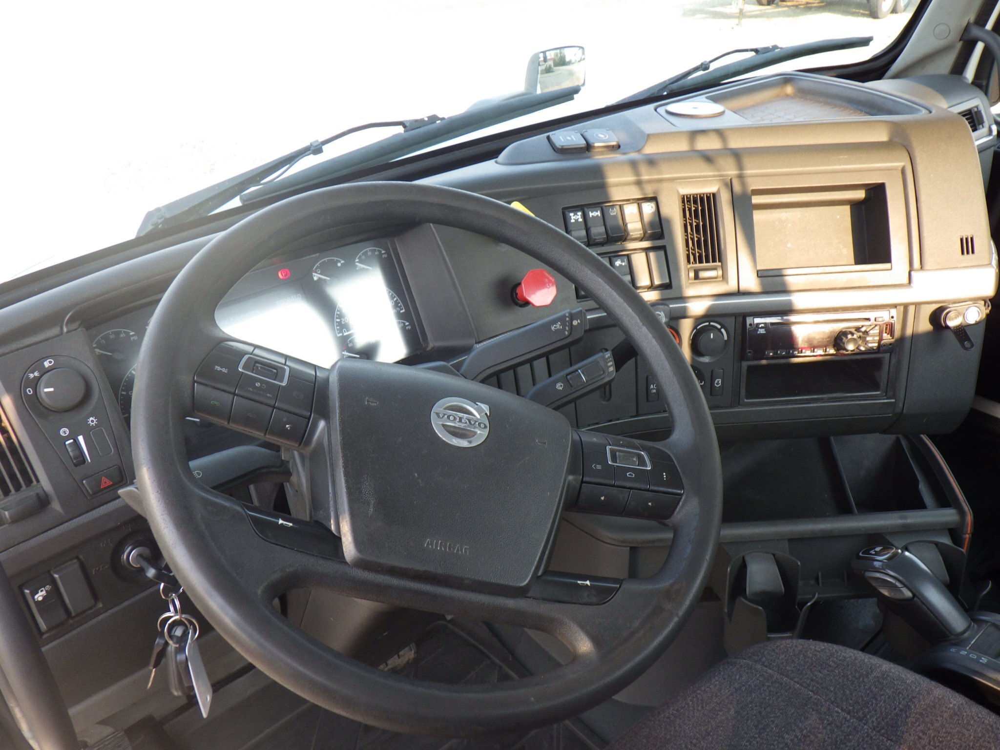 2019 Volvo VNL64300 Day Cab #3440