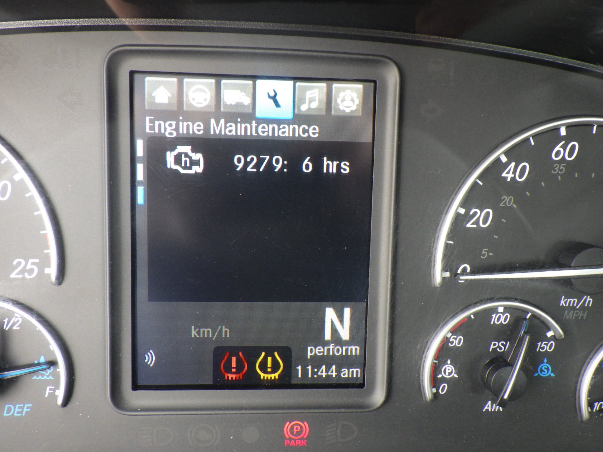 2023 FREIGHTLINER CASCADIA DAY CAB TRACTOR #2688